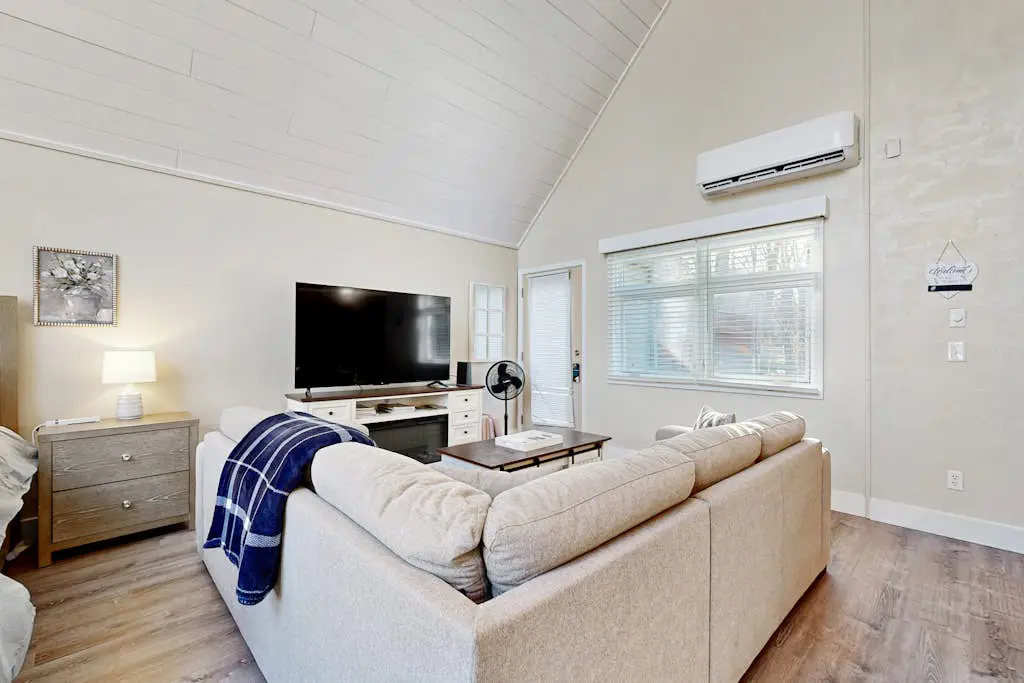 Sapphire Serenity - Studio