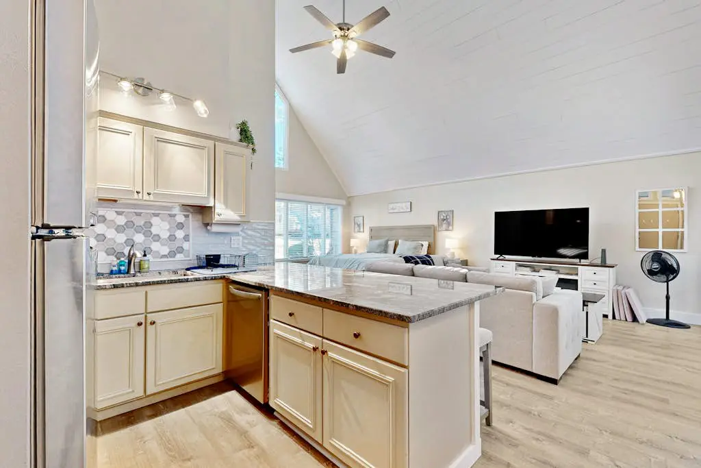 Sapphire Serenity - Studio