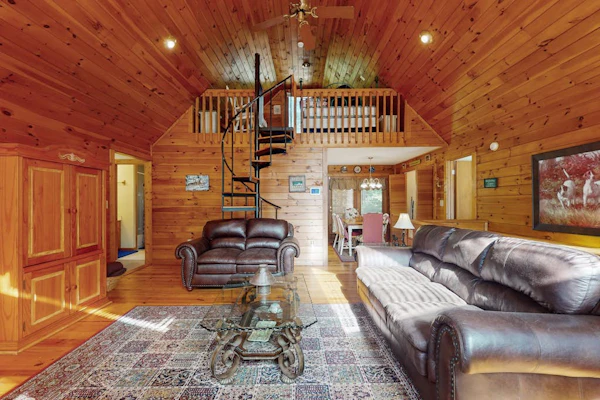Dog-friendly mountain view home with multi-levels and large deck