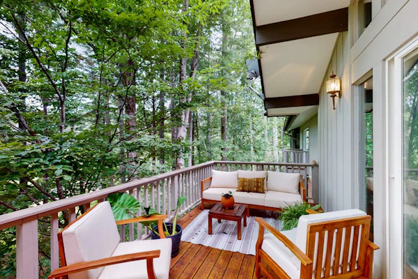 The Treehouse | Modern retreat in Pisgah Forest, professionally decorated