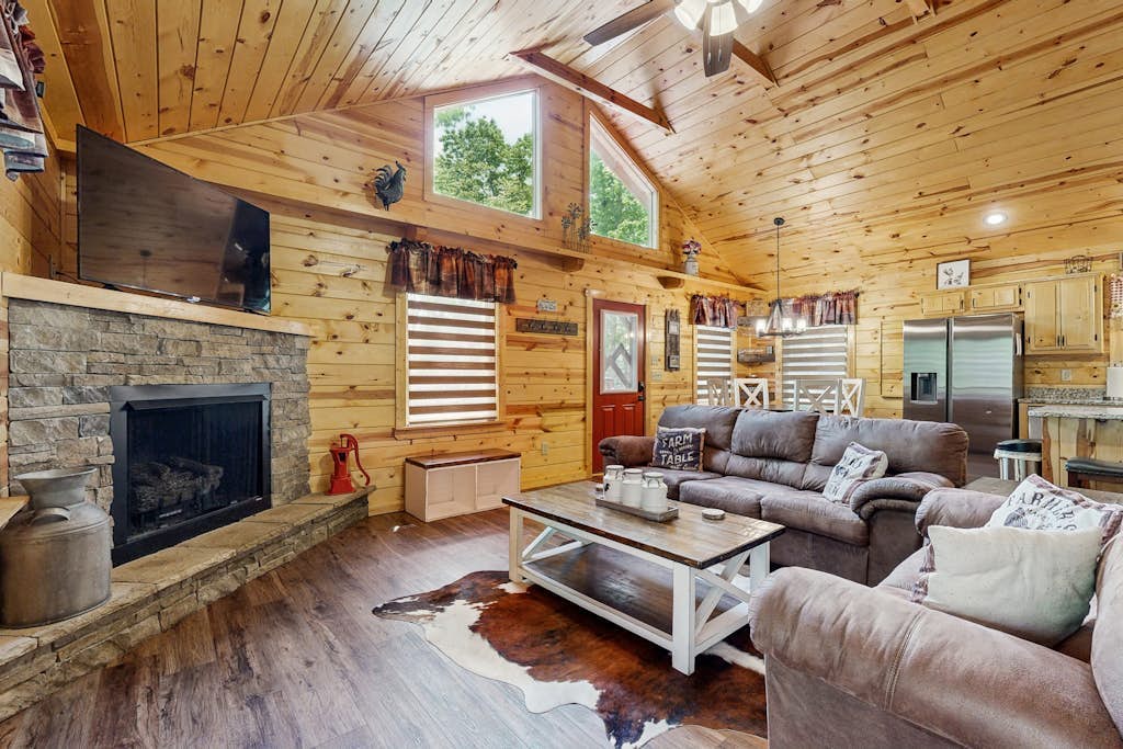 Log-sided cabin, hot tub, screened-in covered deck, outdoor dining, firepit, bbq