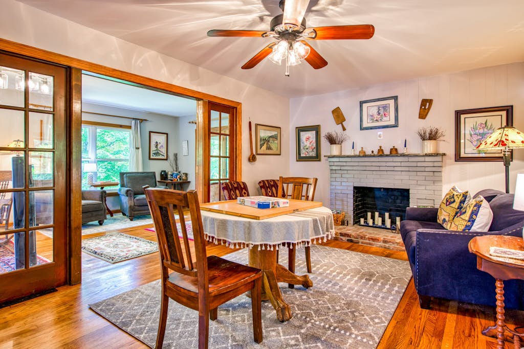 Charming home with fireplace, central AC, washer/dryer, & fast WiFi