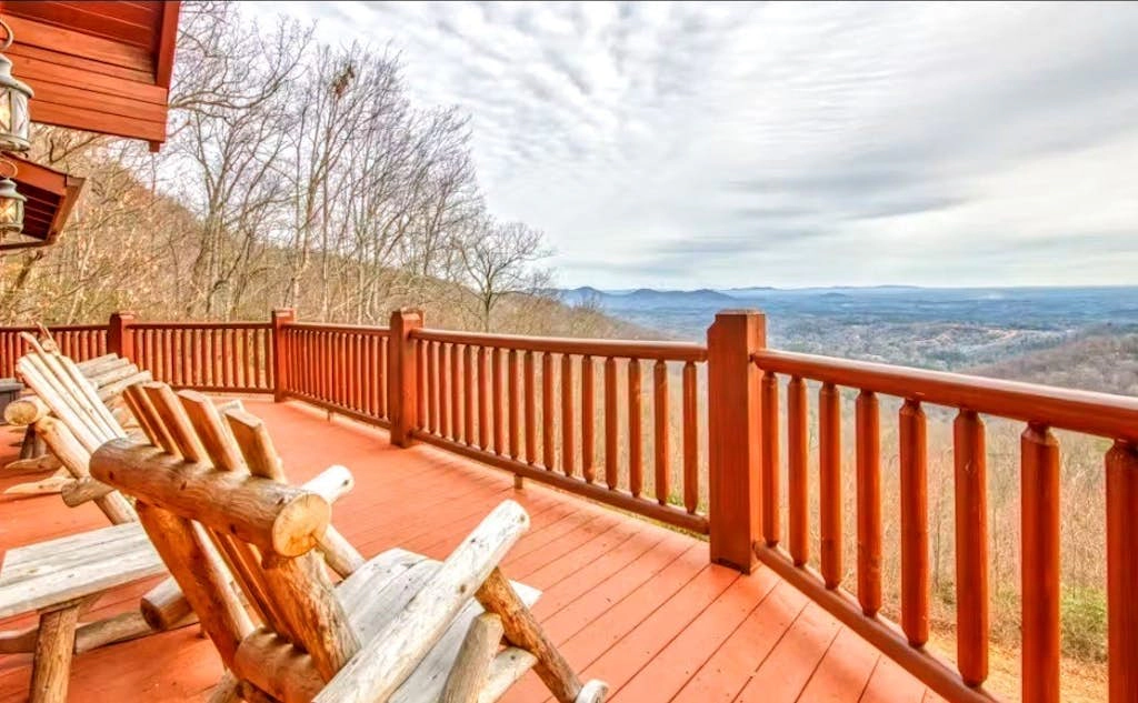 Hawk's View Log Cabin