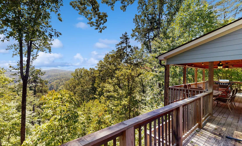 Rustic Lake Lure retreat with wifi, custom charm, lake fun & mountain views
