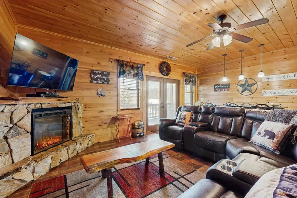 Town Mountain Lodge