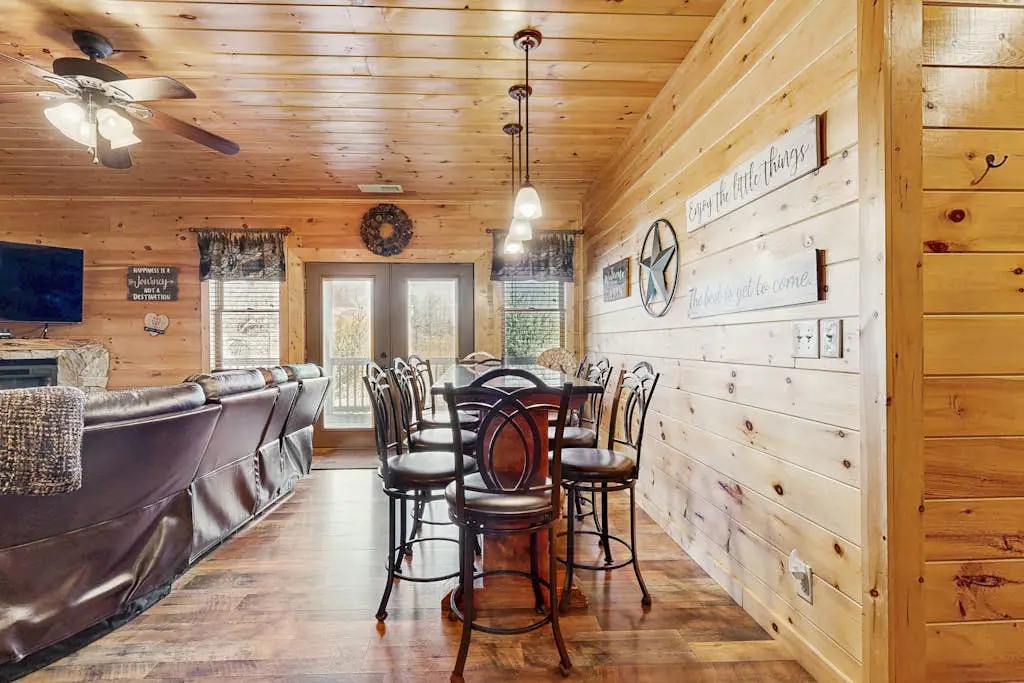 Town Mountain Lodge