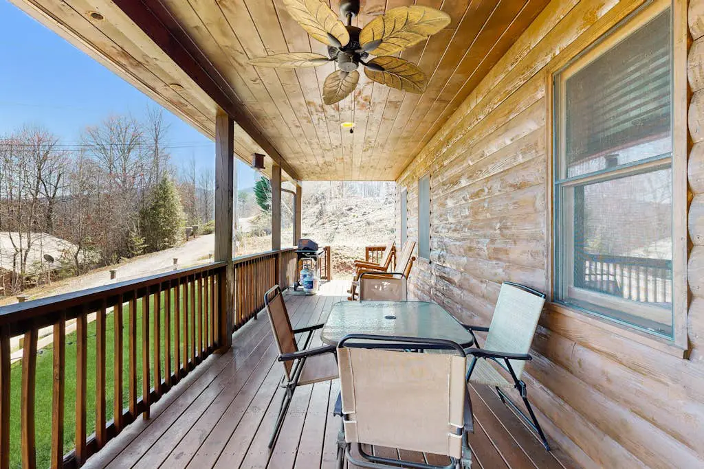 Town Mountain Lodge