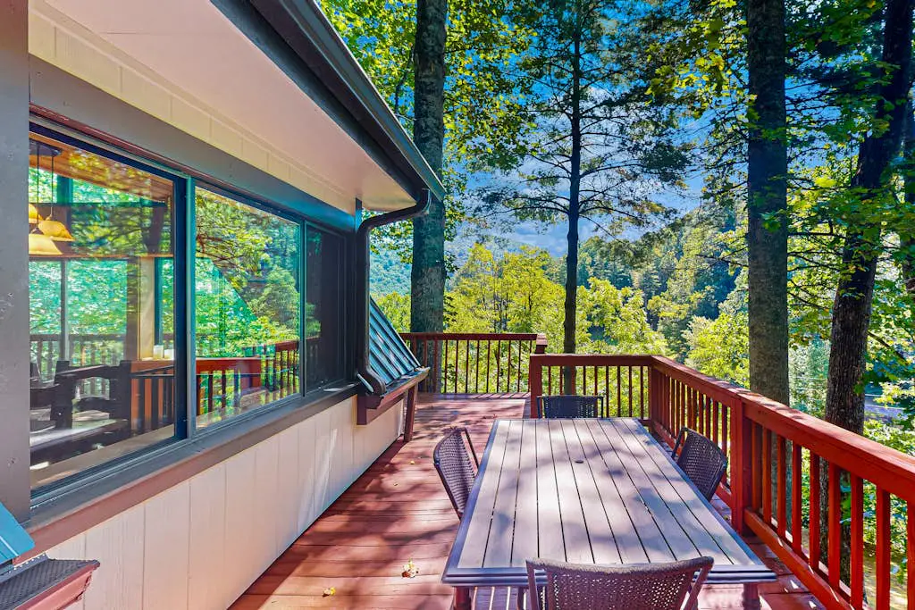Chalet at Peek's Creek