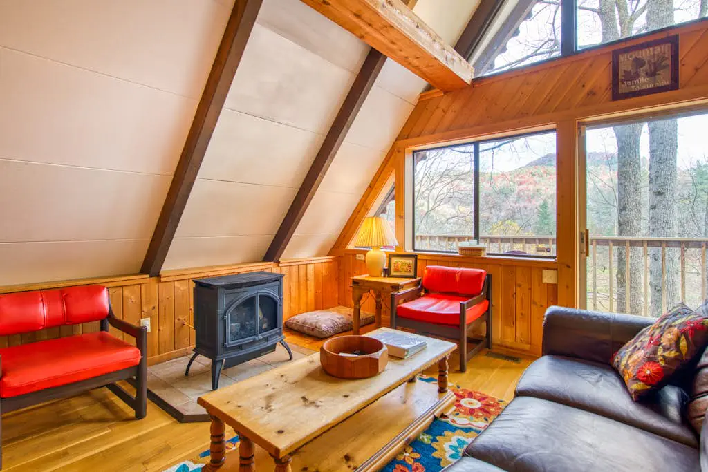 Chalet at Peek's Creek