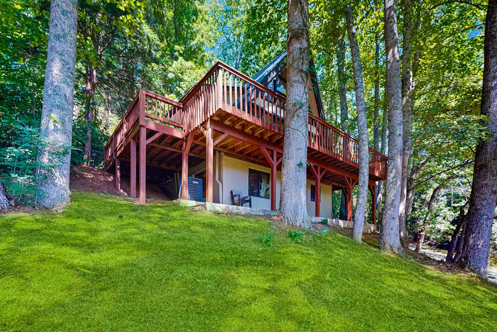Chalet at Peek's Creek