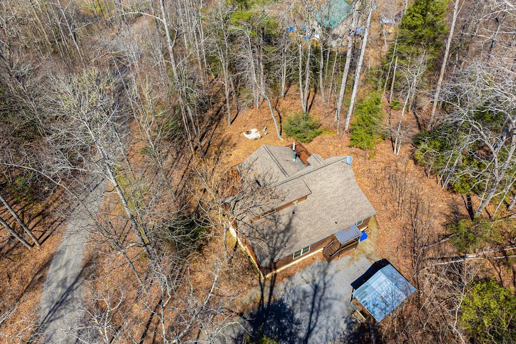 Cozy cabin with fire pit, grill, & beautiful deck views - dog friendly!