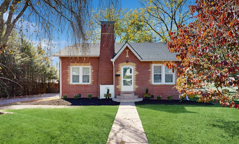 Centrally located Brevard home - family friendly, perfect for outdoor adventures