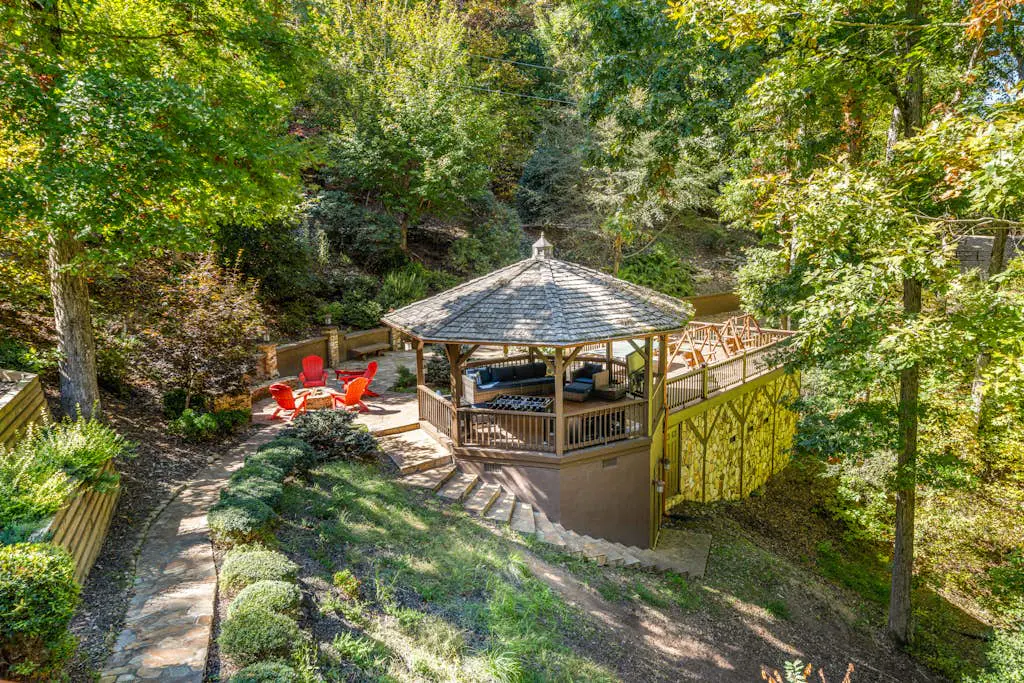 Oasis In the Mountains