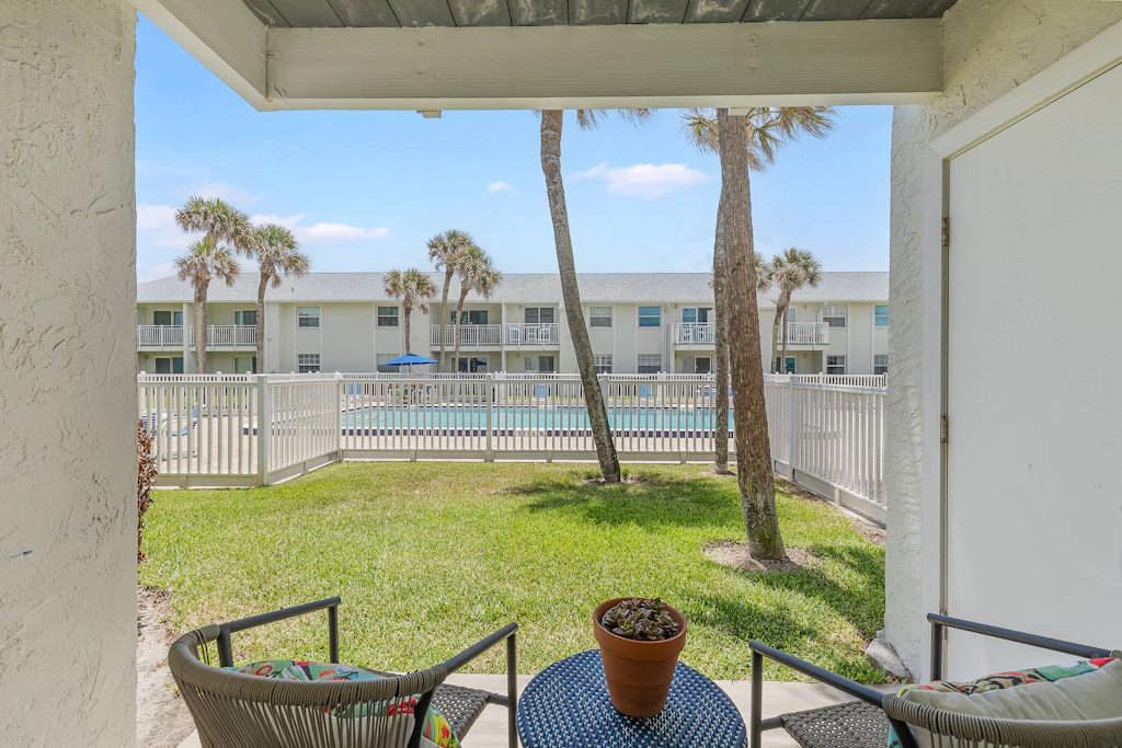 Colony Beach Club 133