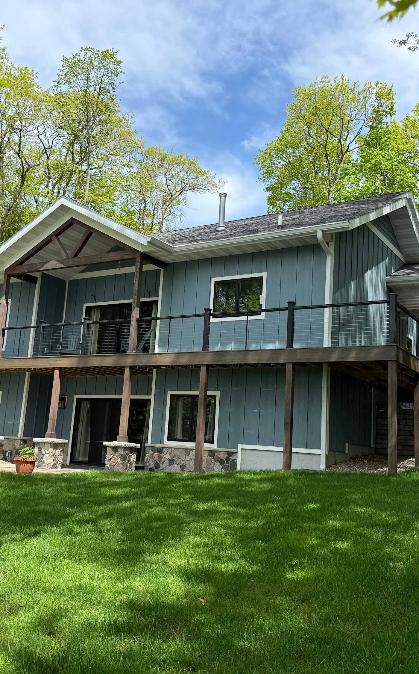 Linger Longer Lodge- on White Sand Lake, swim, bike & more