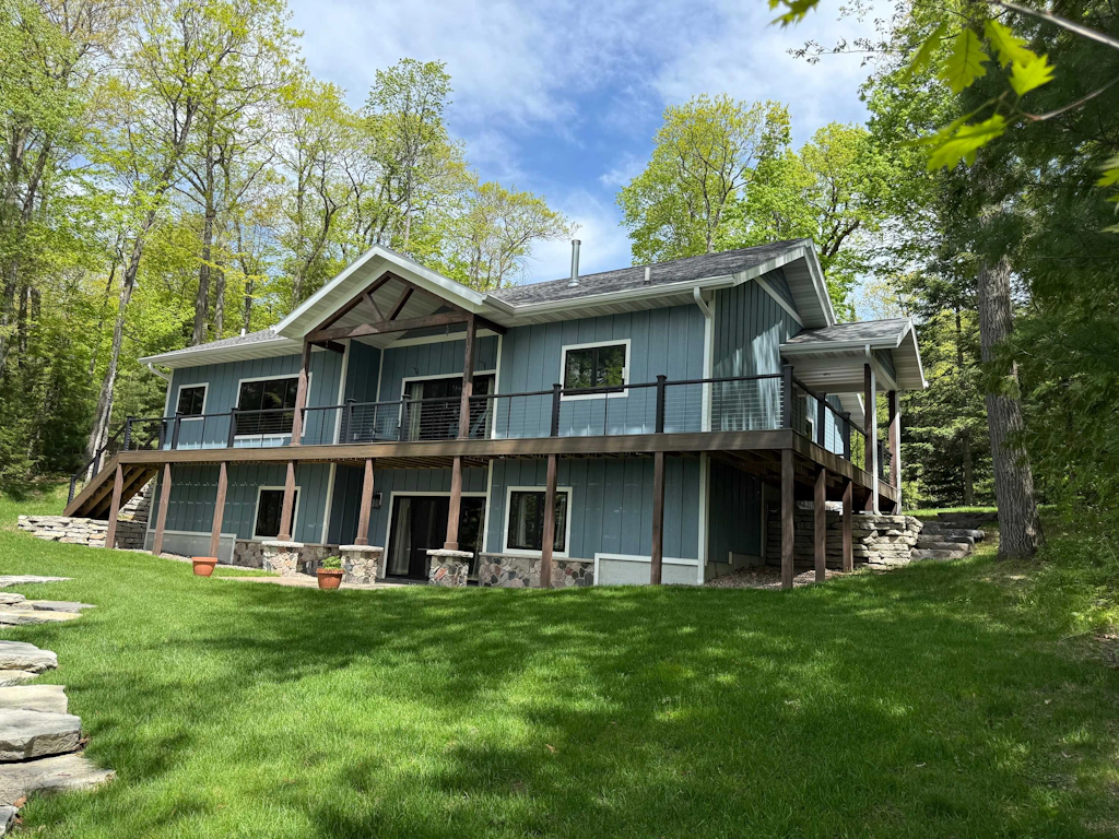 Linger Longer Lodge- on White Sand Lake, swim, bike & more