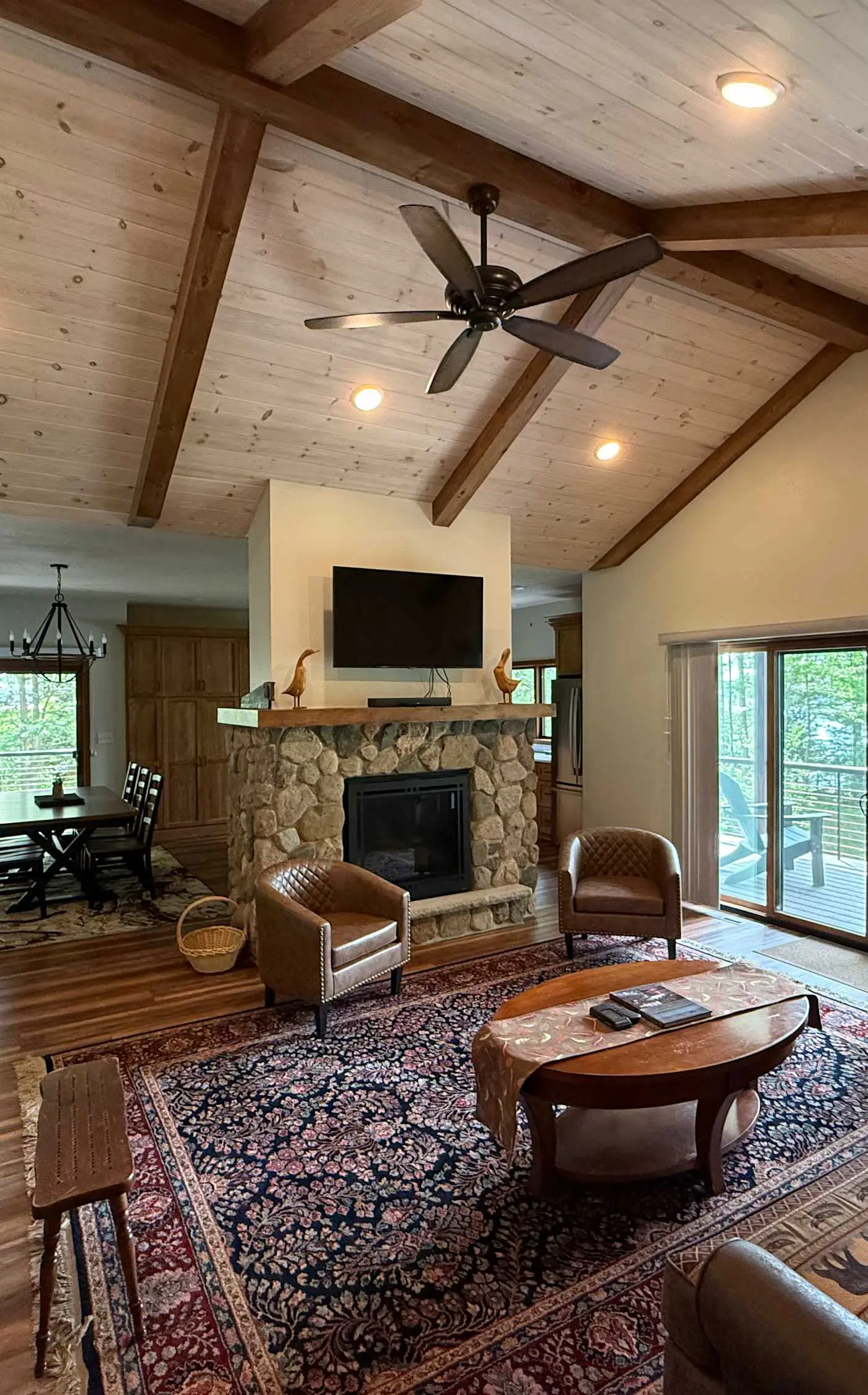 Linger Longer Lodge- on White Sand Lake, swim, bike & more