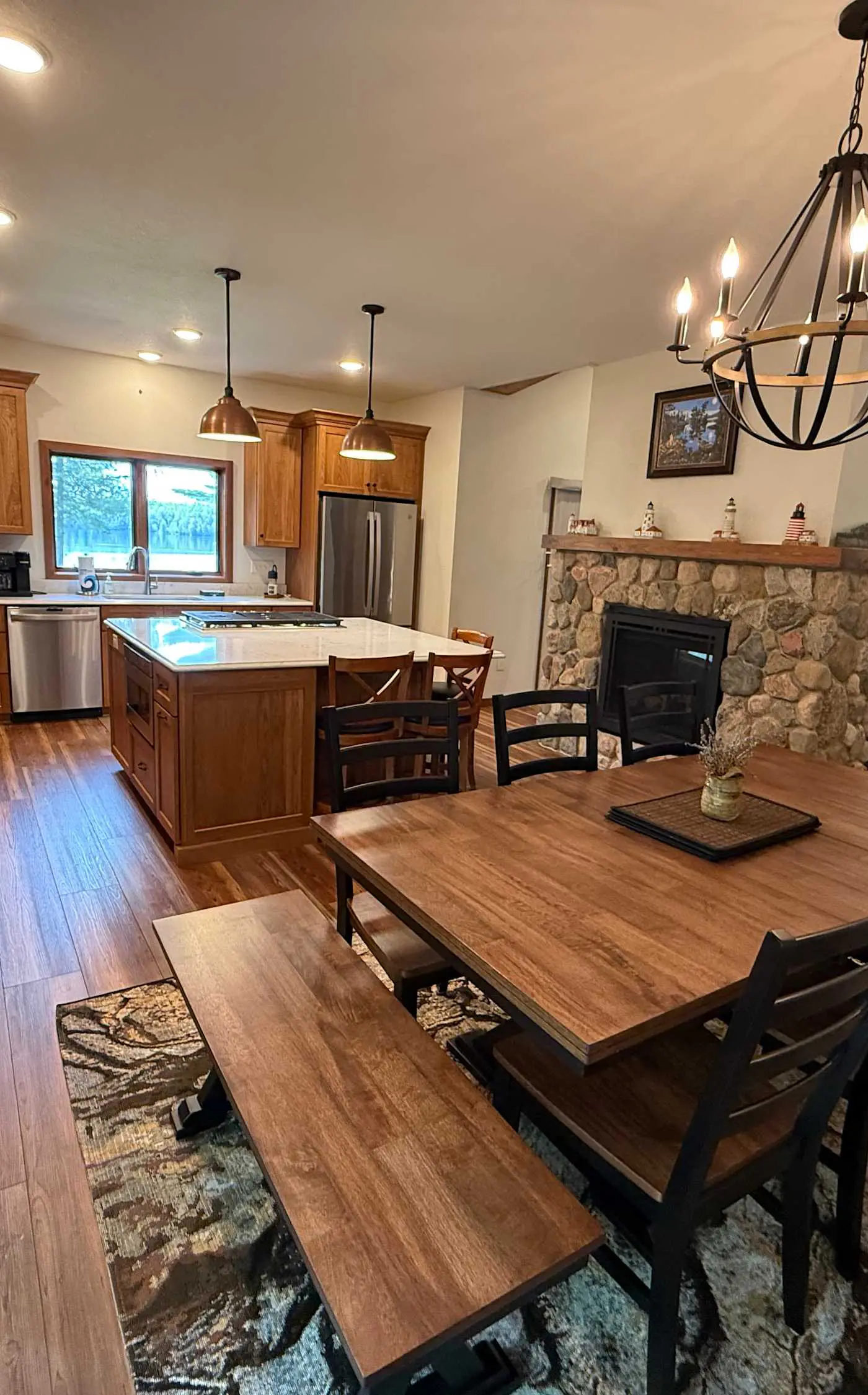 Linger Longer Lodge- on White Sand Lake, swim, bike & more