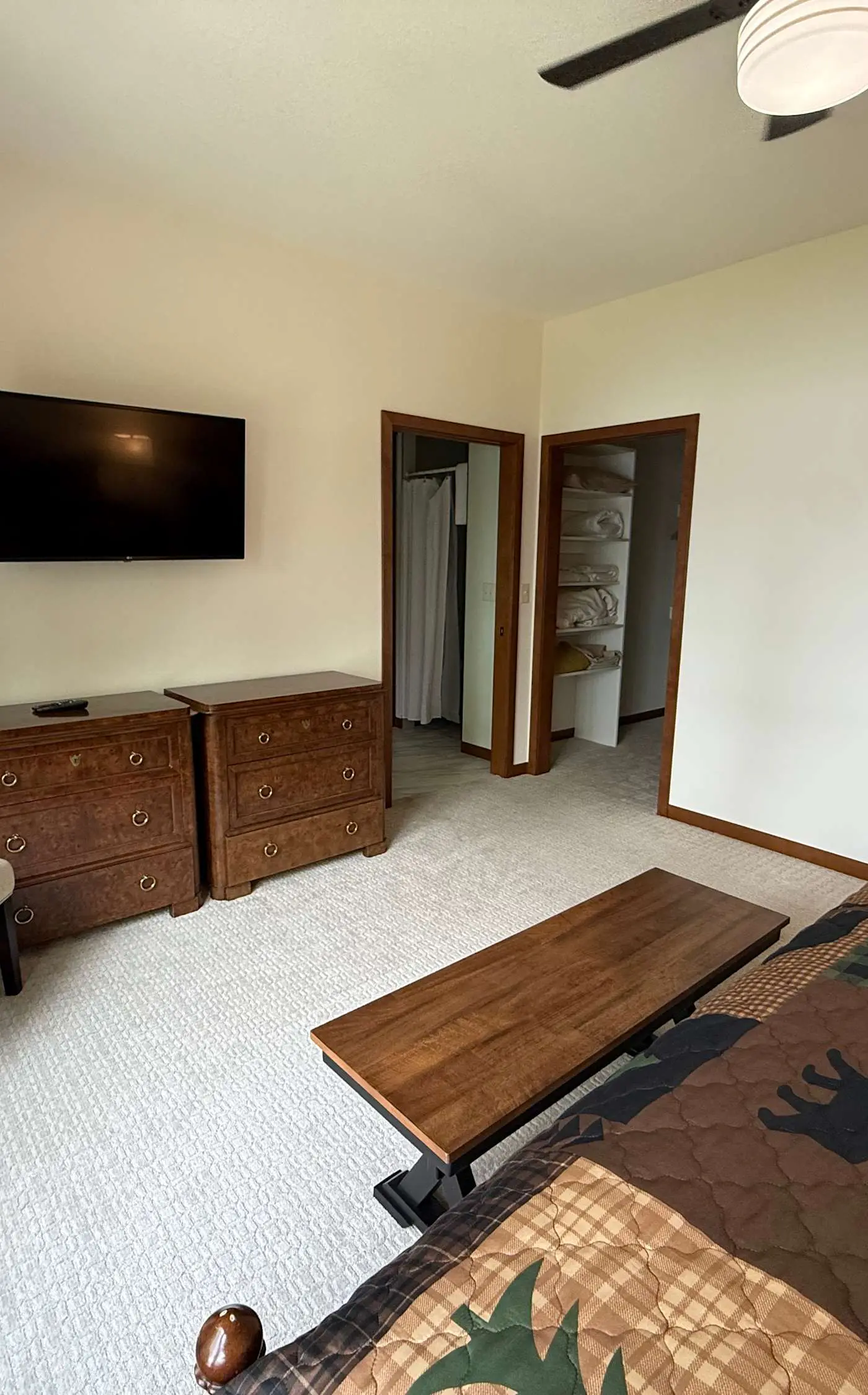 Linger Longer Lodge- on White Sand Lake, swim, bike & more