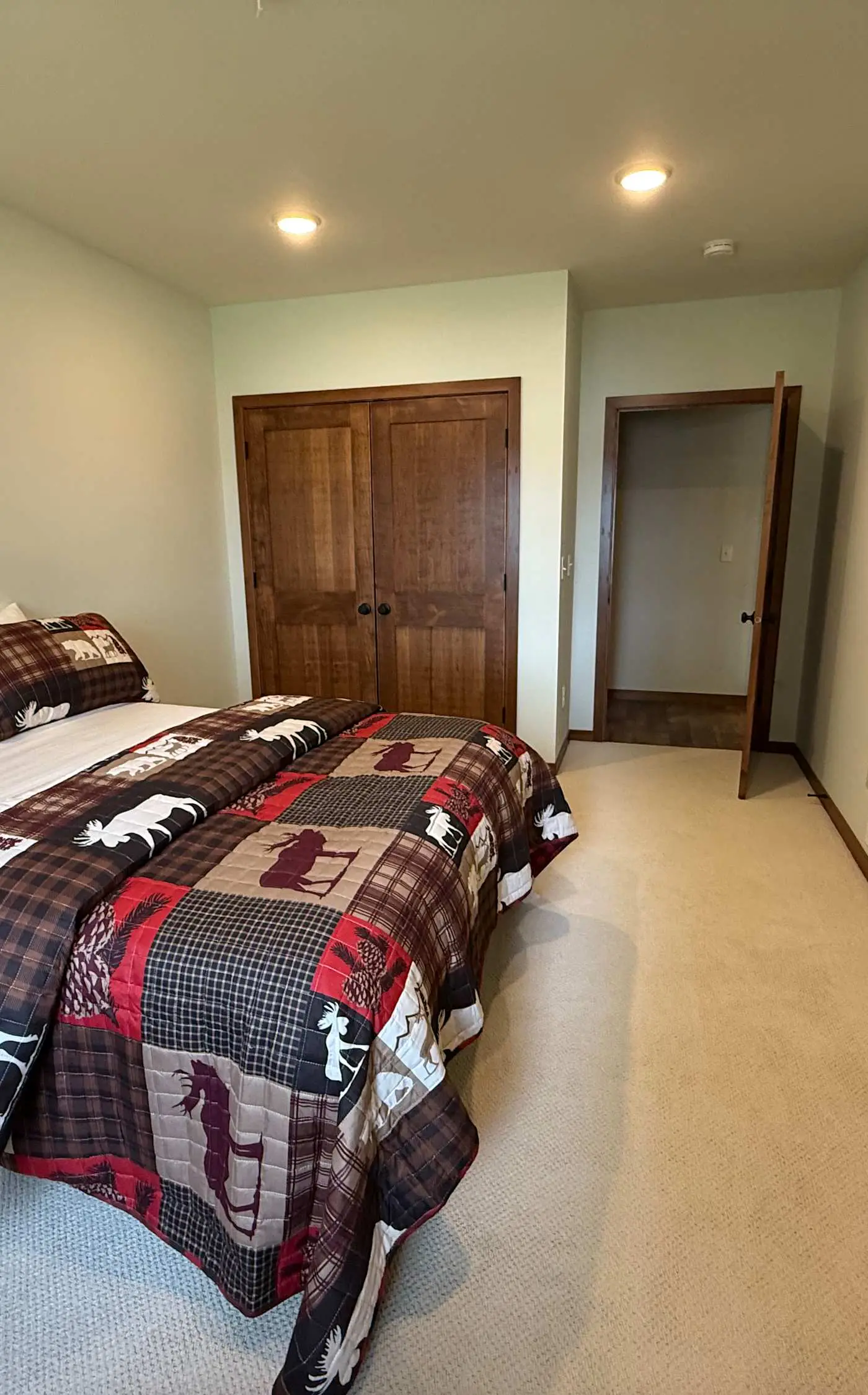 Linger Longer Lodge- on White Sand Lake, swim, bike & more