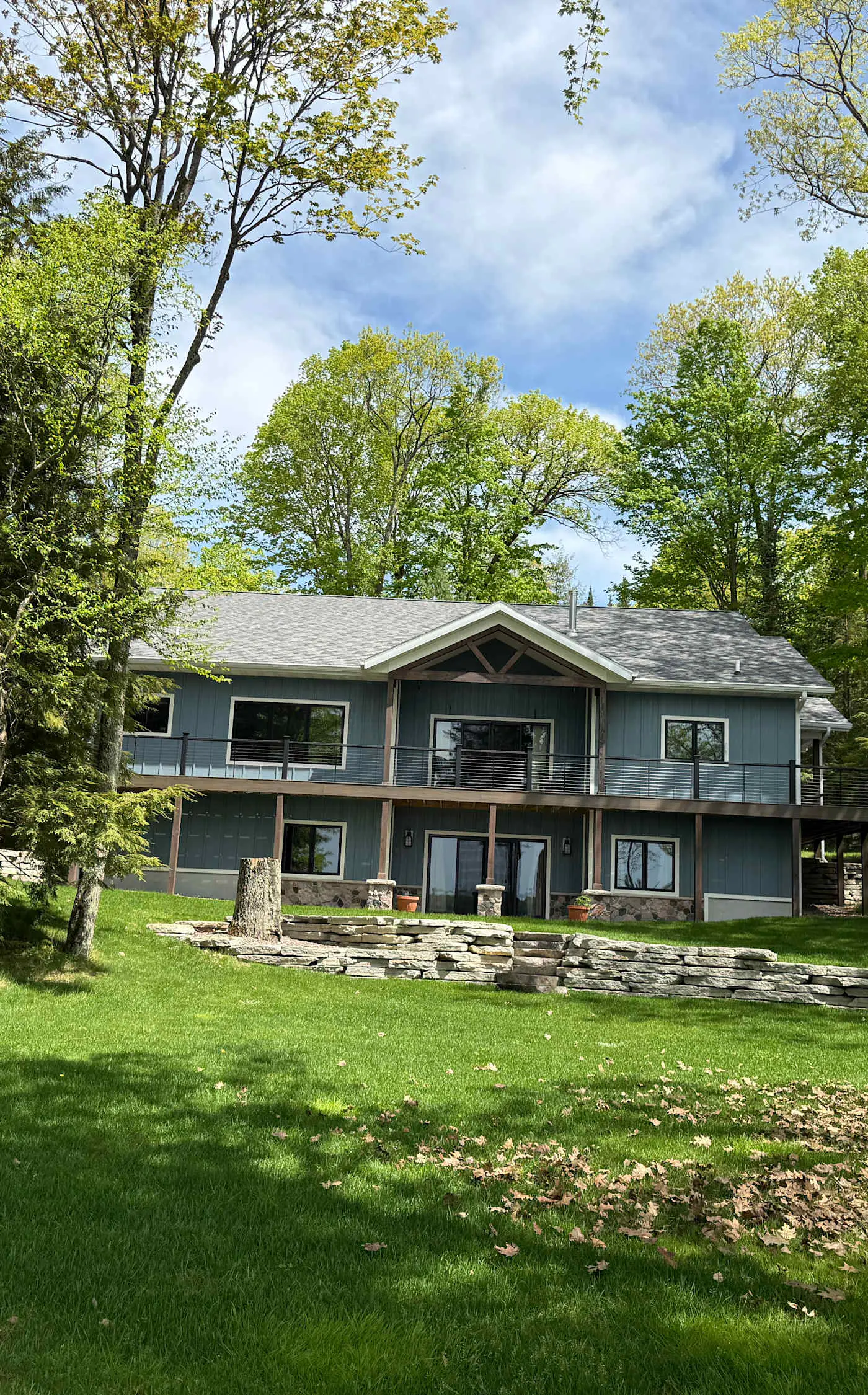 Linger Longer Lodge- on White Sand Lake, swim, bike & more