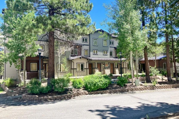 Roomy All-Season Getaway with Mountain View, Shared Hot Tub, & Seasonal Pool