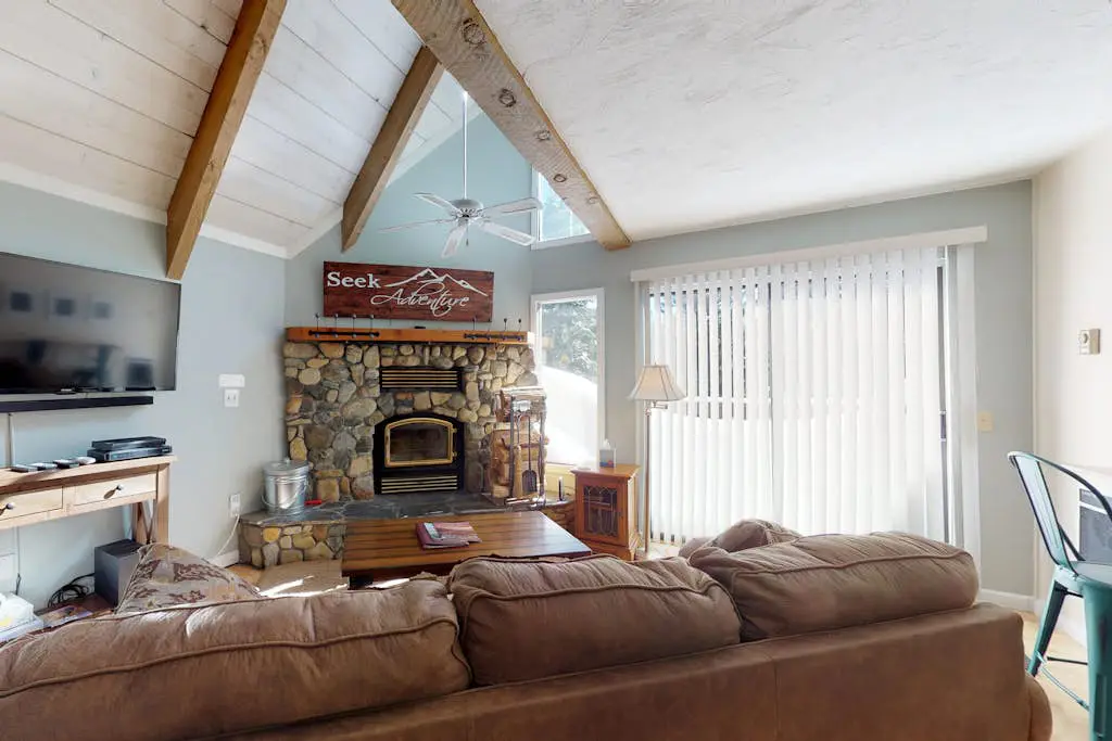 Mammoth View Villas 21