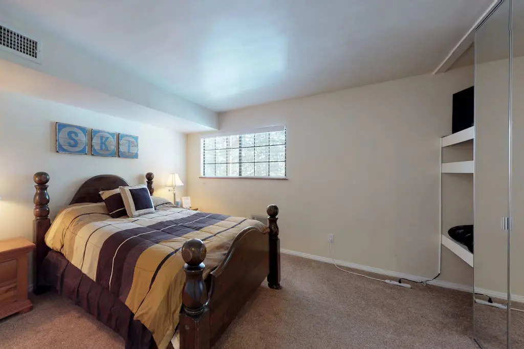 Mammoth View Villas 21