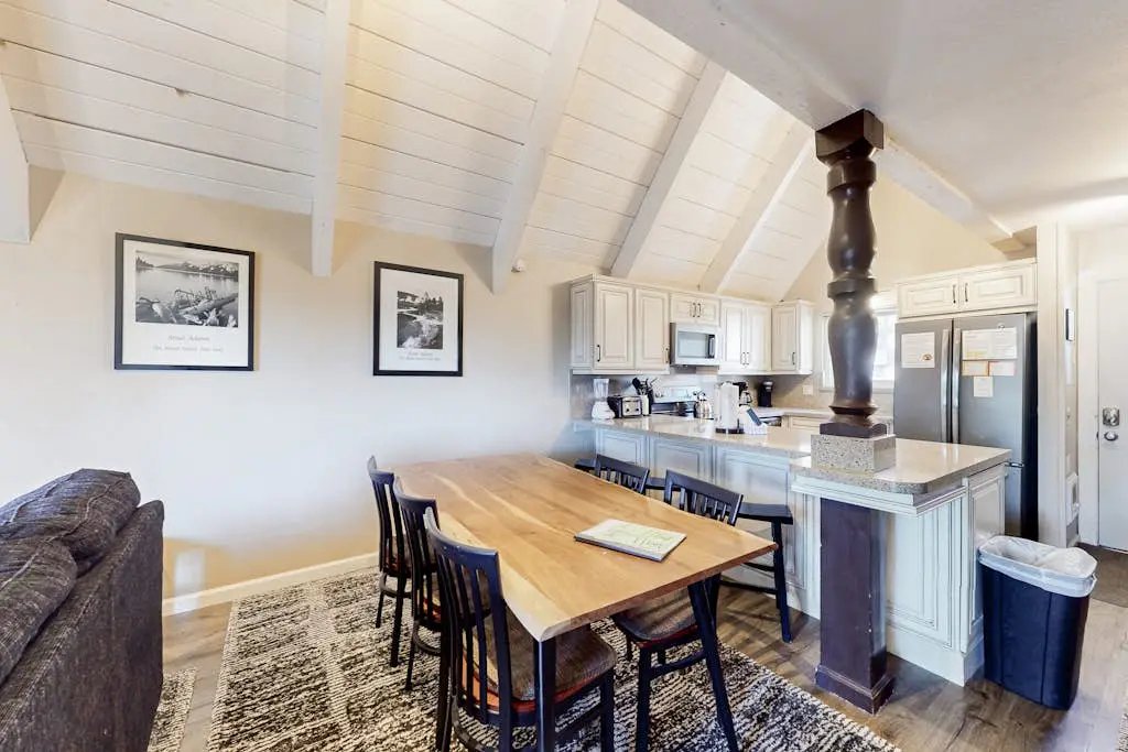 Mammoth View Villas 24