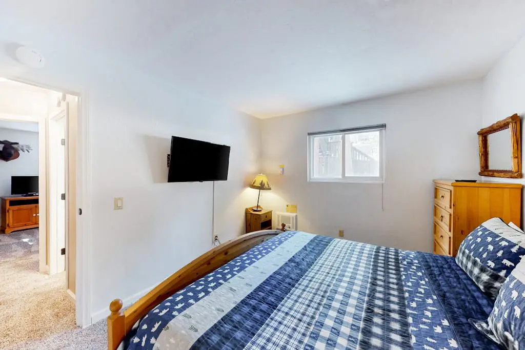 Mammoth View Villas 24
