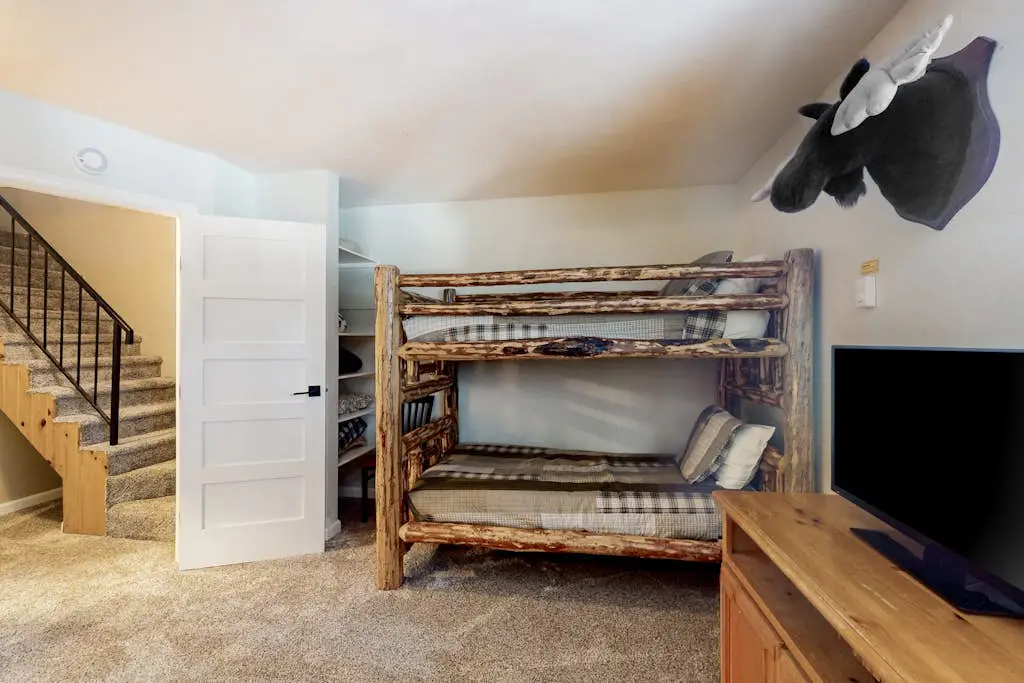 Mammoth View Villas 24