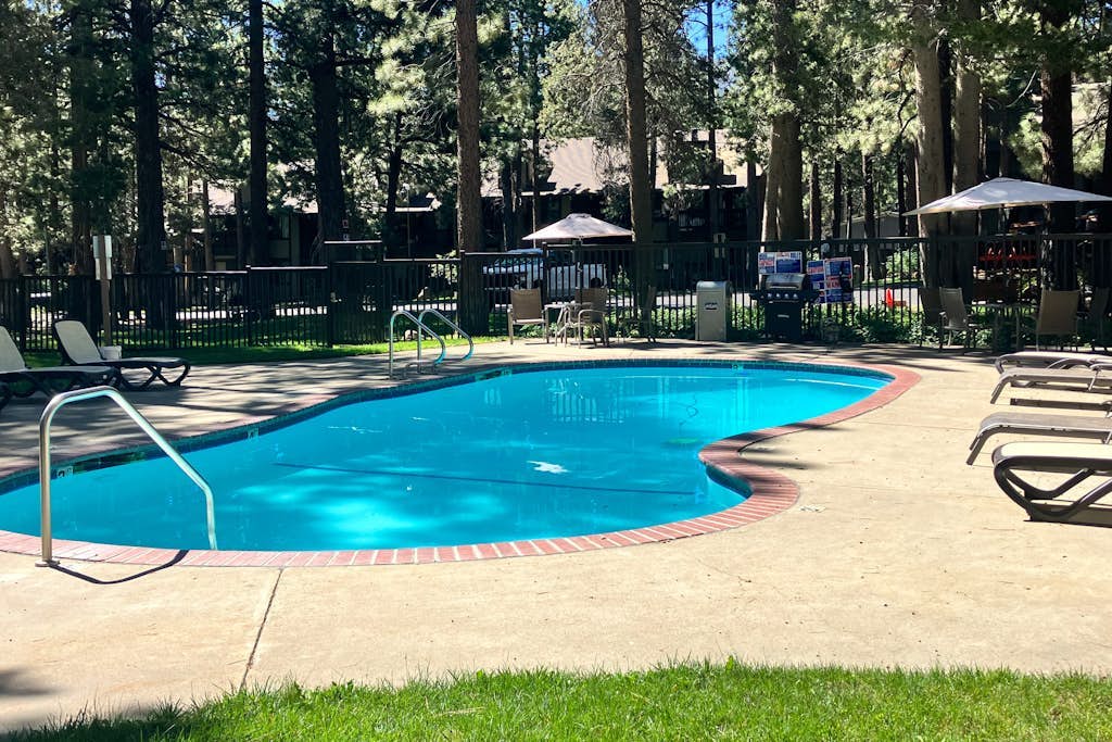 Condo Near Eagle Lodge & Golf w/ Fireplace, WiFi & Shared Pool/Hot Tub/Sauna