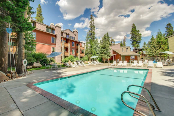Family-friendly condo with pool and hot tub access, balcony, & walk to ski lifts