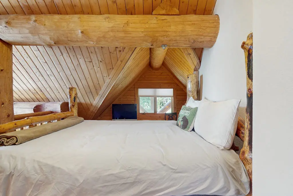 Mogul Hill Cabin