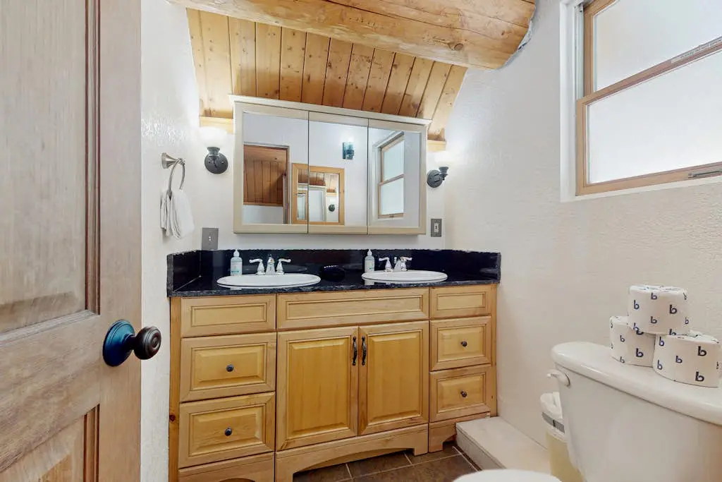 Mogul Hill Cabin