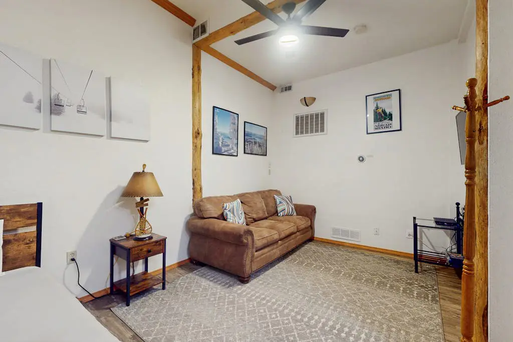 Mogul Hill Cabin