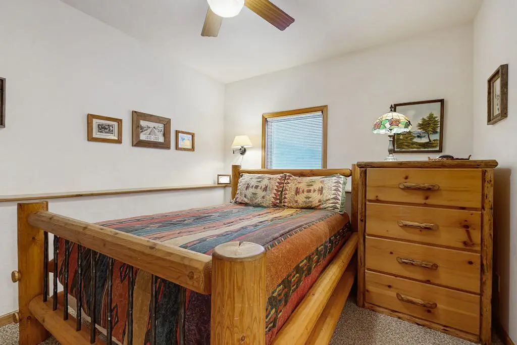 Pinnacle Ridge 02