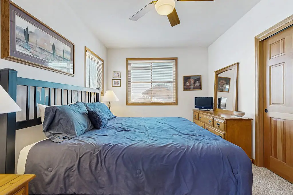 Pinnacle Ridge 02