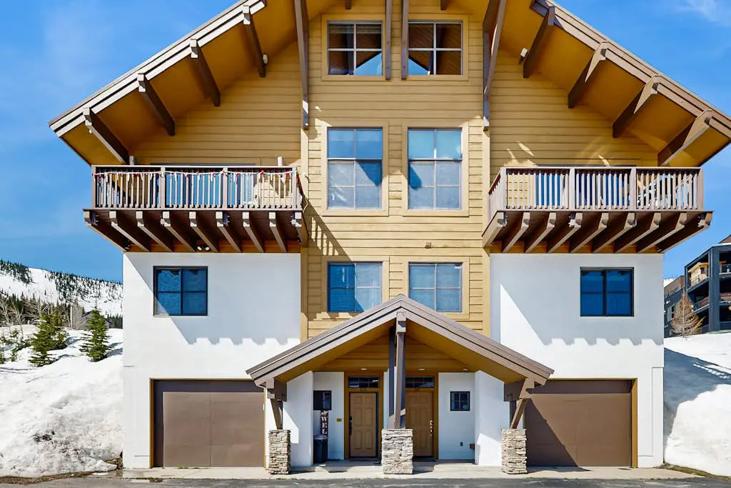 Pinnacle Ridge 02