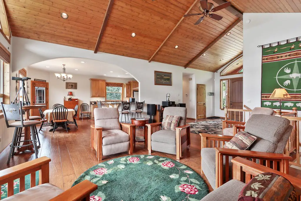 Lakefront Luxury