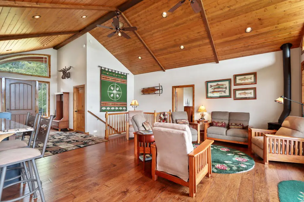 Lakefront Luxury
