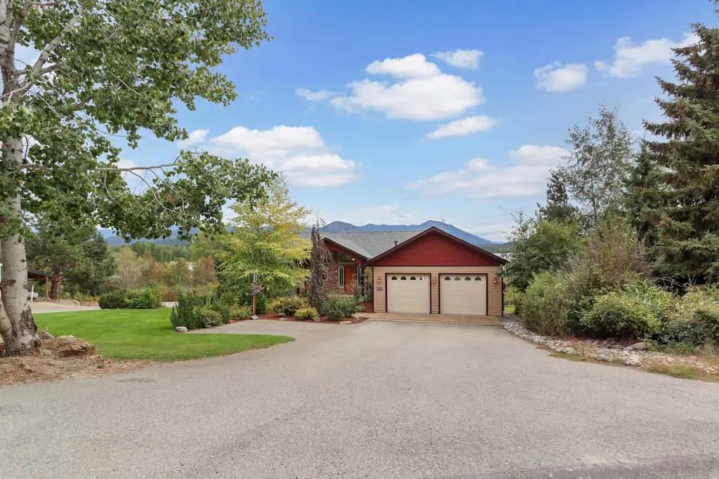 Lakefront Luxury