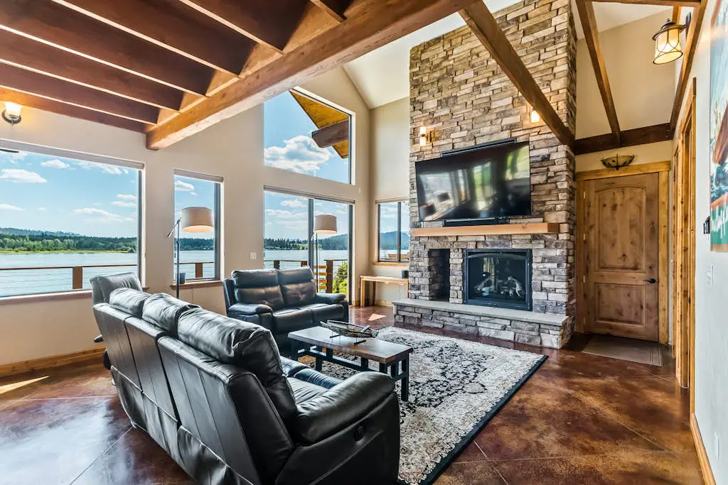 Pend Oreille River Lodge