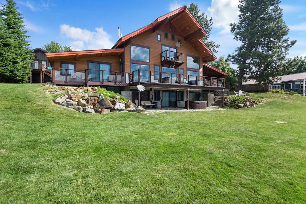 Pend Oreille River Lodge