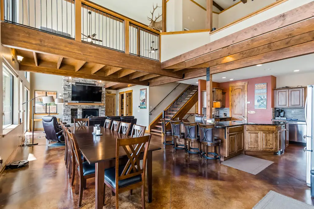 Pend Oreille River Lodge