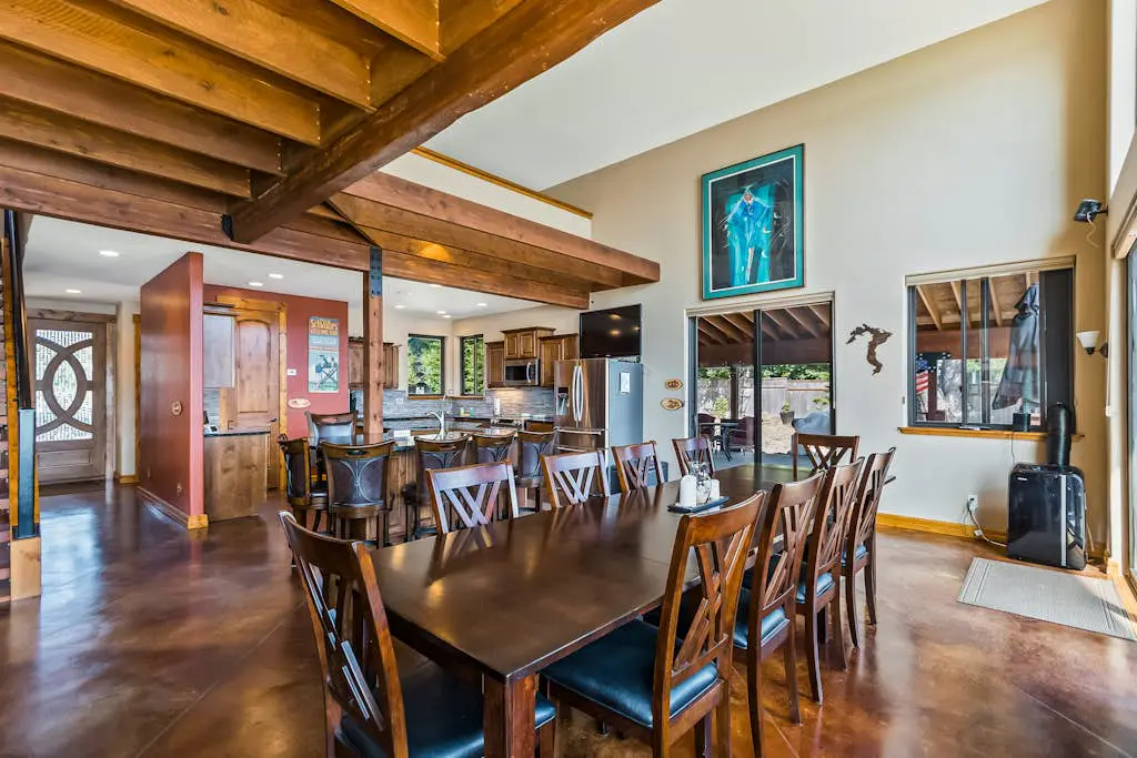 Pend Oreille River Lodge