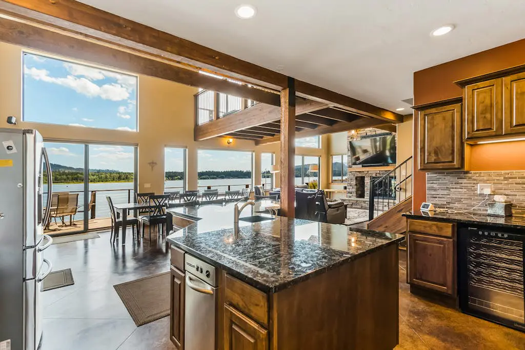 Pend Oreille River Lodge