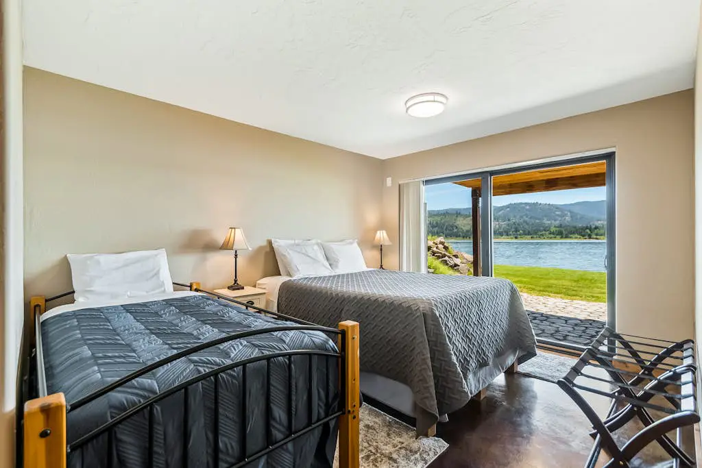 Pend Oreille River Lodge