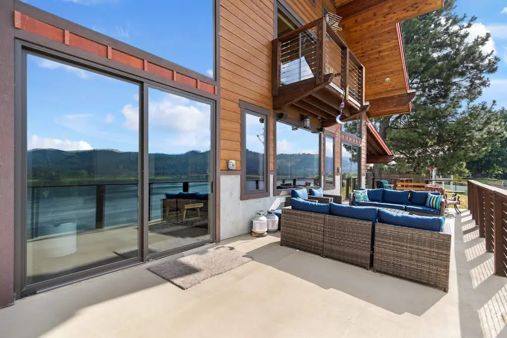 Pend Oreille River Lodge