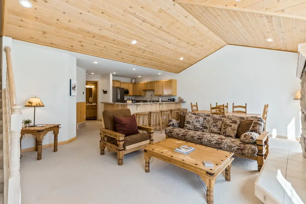Schweitzer Ullr Retreat